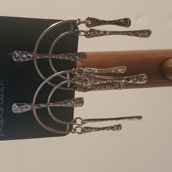 EARRINGS - Picture 3 of 4